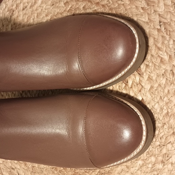 Cole Haan Grand Series Chelsea boots, waterproof, size 8B - Picture 3 of 9